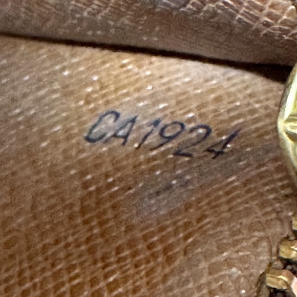 🌻 Louis Vuitton Monogram Portefeiulle Sarah Long Bifold Wallet / CA1924 # - Picture 8 of 8